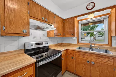 1252 S 40th St, West Milwaukee, WI 53215 - Photo 7