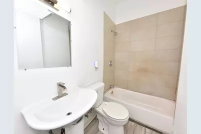 3238 W Juneau Ave, Milwaukee, WI 53208 - Photo 7