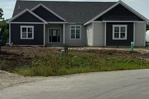9744 N Migratory Ct, Mequon, WI 53092 - Photo 15