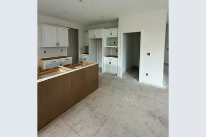 9744 N Migratory Ct, Mequon, WI 53092 - Photo 5