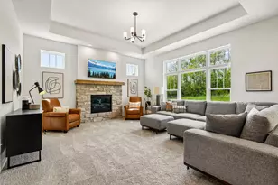 9744 N Migratory Ct, Mequon, WI 53092 - Photo 17
