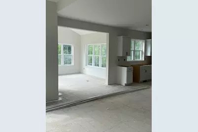 9744 N Migratory Ct, Mequon, WI 53092 - Photo 7
