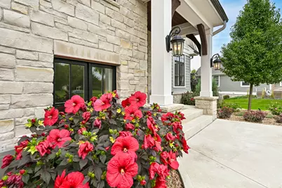 254  Legend Heights Ct, Wales, WI 53183 - Photo 5