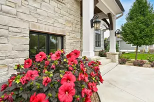 254 Legend Heights Ct, Wales, WI 53183 - Photo 5
