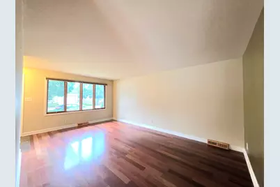 2239  Carmen Ave, Sheboygan, WI 53081 - Photo 5
