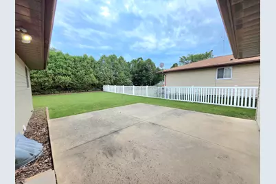 2239  Carmen Ave, Sheboygan, WI 53081 - Photo 23
