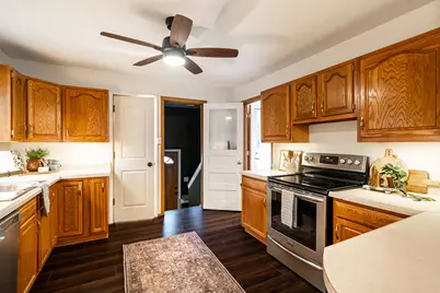 5447 S Lake Dr, Cudahy, WI 53110 - Photo 9