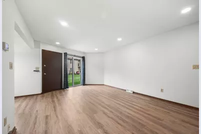 W170N11545  Armada Dr #21-9, Germantown, WI 53022 - Photo 5