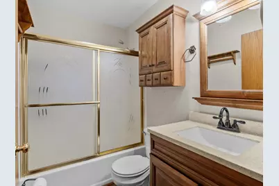 3177  Bellfield Dr, Oshkosh, WI 54904 - Photo 17
