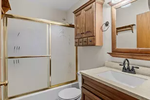 3177 Bellfield Dr, Oshkosh, WI 54904 - Photo 17