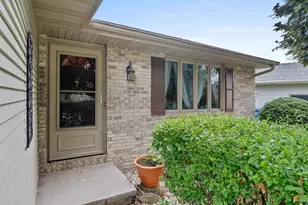 3177 Bellfield Dr, Oshkosh, WI 54904 - Photo 3