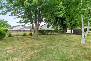 3177 Bellfield Dr, Oshkosh, WI 54904 - Photo 11