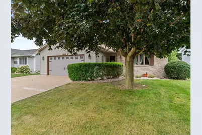 3177  Bellfield Dr, Oshkosh, WI 54904 - Photo 1