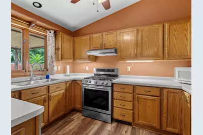 3177  Bellfield Dr, Oshkosh, WI 54904 - Photo 13