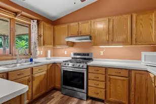 3177 Bellfield Dr, Oshkosh, WI 54904 - Photo 13