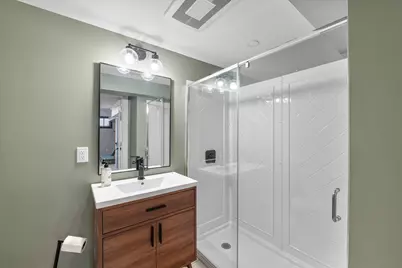 154 N 88th St, Wauwatosa, WI 53226 - Photo 41