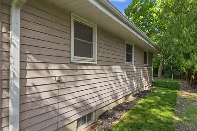 8722 N 52nd St, Brown Deer, WI 53223 - Photo 31