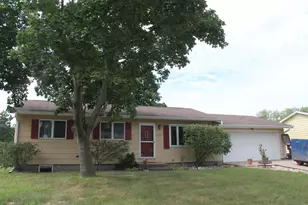 633 12th Ave, Onalaska, WI 54650 - Photo 1