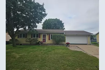 633  12th Ave, Onalaska, WI 54650 - Photo 1