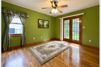 12231 W White Oak Dr, Greenfield, WI 53228 - Photo 23