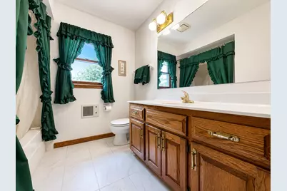 12231 W White Oak Dr, Greenfield, WI 53228 - Photo 41
