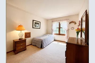 12231 W White Oak Dr, Greenfield, WI 53228 - Photo 37