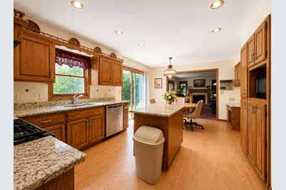 12231 W White Oak Dr, Greenfield, WI 53228 - Photo 15