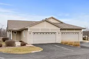 1922 Ravenswood Ln, Manitowoc, WI 54220 - Photo 19