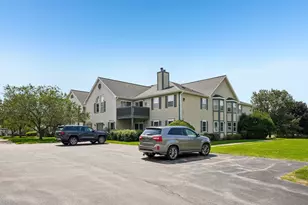 N25W24069 River Park Dr, Pewaukee, WI 53072 - Photo 3