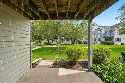 N25W24069  River Park Dr #6, Pewaukee, WI 53072 - Photo 7