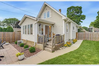 2403 S 95th St, West Allis, WI 53227 - Photo 29