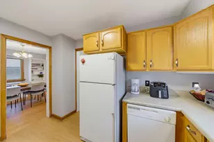 2403 S 95th St, West Allis, WI 53227 - Photo 11