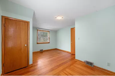 7020 N Rockledge Ave, Glendale, WI 53209 - Photo 25