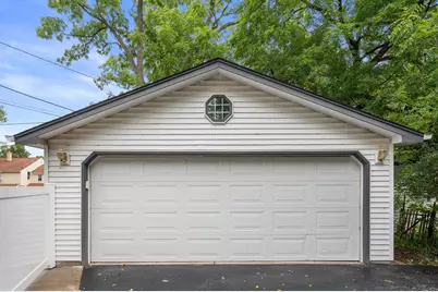 7020 N Rockledge Ave, Glendale, WI 53209 - Photo 37
