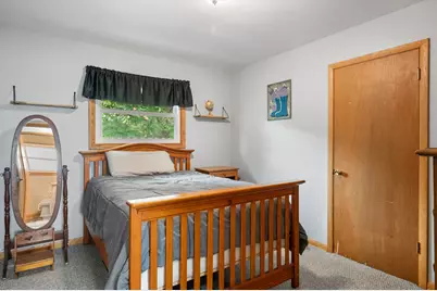 9537 W Sarasota Pl, Wauwatosa, WI 53222 - Photo 15