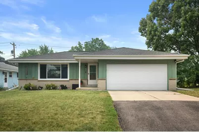 9537 W Sarasota Pl, Wauwatosa, WI 53222 - Photo 1