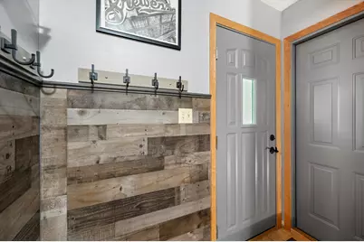 9537 W Sarasota Pl, Wauwatosa, WI 53222 - Photo 19