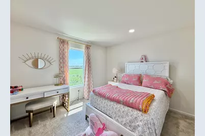 401  Chesterfield Ct, Williams Bay, WI 53191 - Photo 19