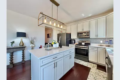 401  Chesterfield Ct, Williams Bay, WI 53191 - Photo 7