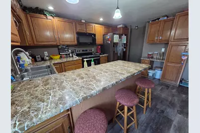 1457  Daisy Dr, Manitowoc, WI 54220 - Photo 5