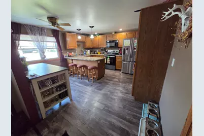 1457  Daisy Dr, Manitowoc, WI 54220 - Photo 7