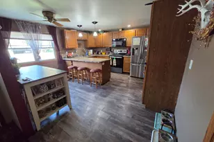 1457 Daisy Dr, Manitowoc, WI 54220 - Photo 7