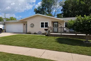 1457 Daisy Dr, Manitowoc, WI 54220 - Photo 1