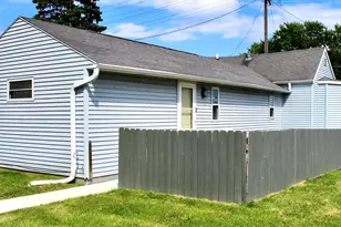 930 N Memorial Dr, Racine, WI 53404 - Photo 3