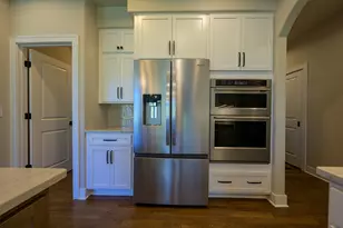 N55W25226 Crescent Hill Dr, Sussex, WI 53089 - Photo 17