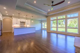 N55W25226 Crescent Hill Dr, Sussex, WI 53089 - Photo 11