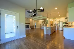 N55W25226 Crescent Hill Dr, Sussex, WI 53089 - Photo 15