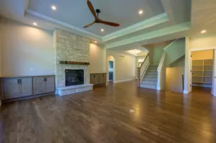 N55W25226 Crescent Hill Dr, Sussex, WI 53089 - Photo 13