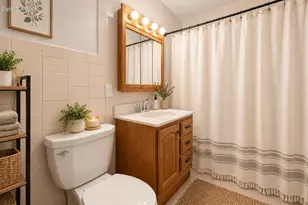 5644 N Paradise Ln, Glendale, WI 53209 - Photo 29