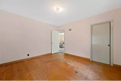 5644 N Paradise Ln, Glendale, WI 53209 - Photo 19